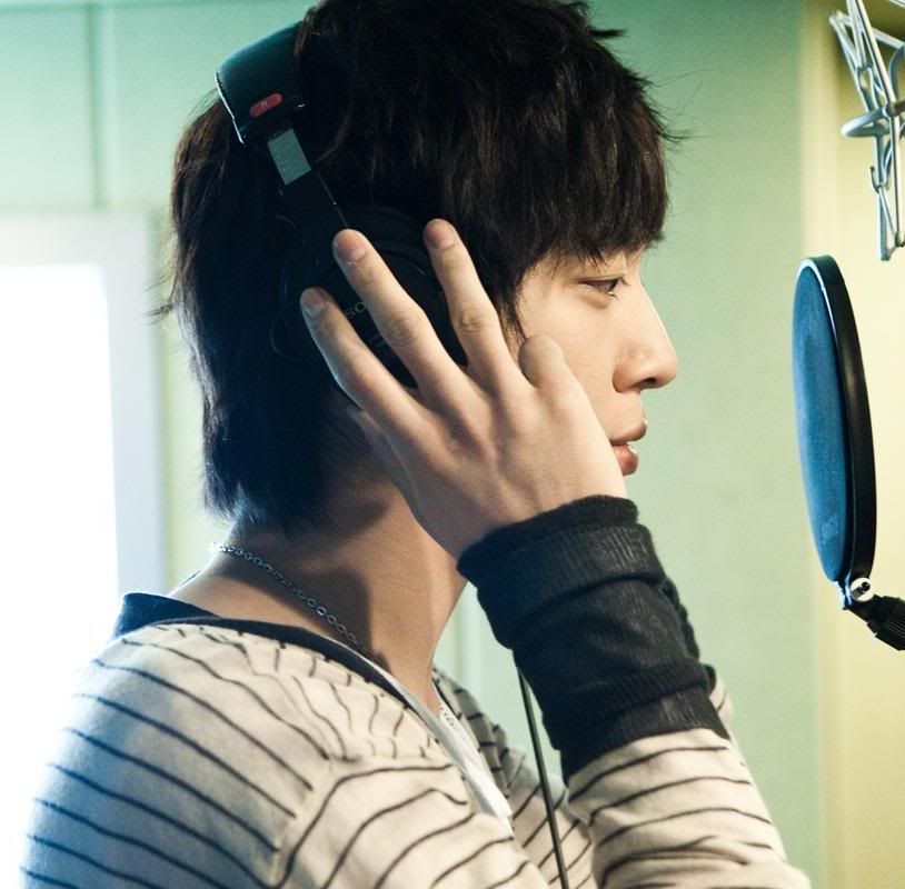 Everything about JUNG YONGHWA (정용화) Yonghwa