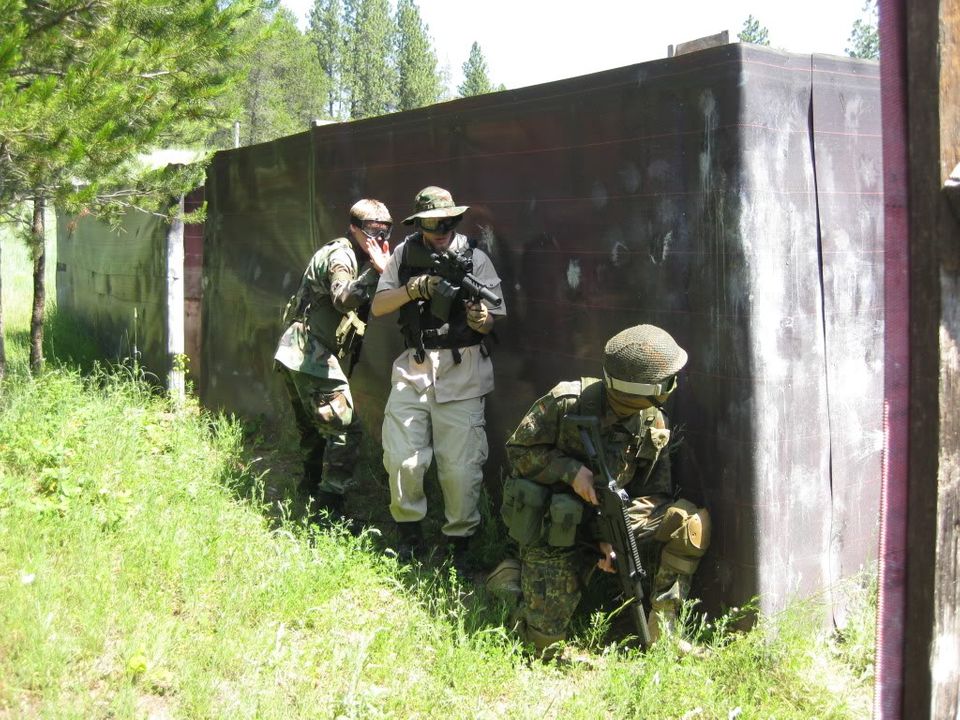 pics from the 27th at the cqb site FT Lawson Janfeb2009053