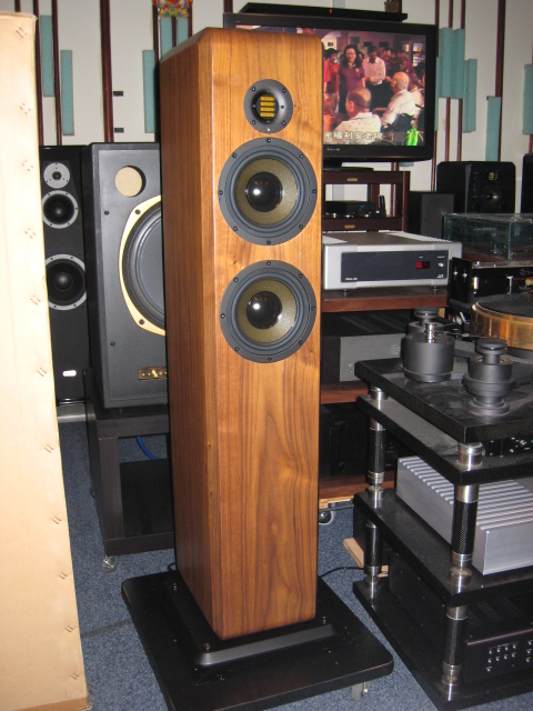  Adam Audio Pencil Mk3 Active floorstanding speakers (Cherry) Adam%20audio%20pencil%20Mk3%20001_zpslzpqjoxl