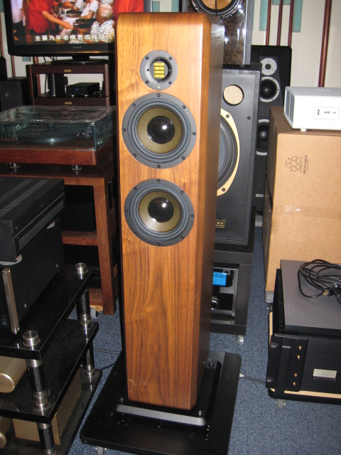  Adam Audio Pencil Mk3 Active floorstanding speakers (Cherry) Adam%20audio%20pencil%20Mk3%20002_zps10xp6kek