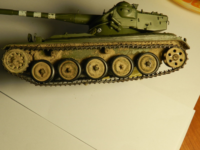 AMX 13 90 TAKOM 1/35 DSCN1264_zpszvcdevpo