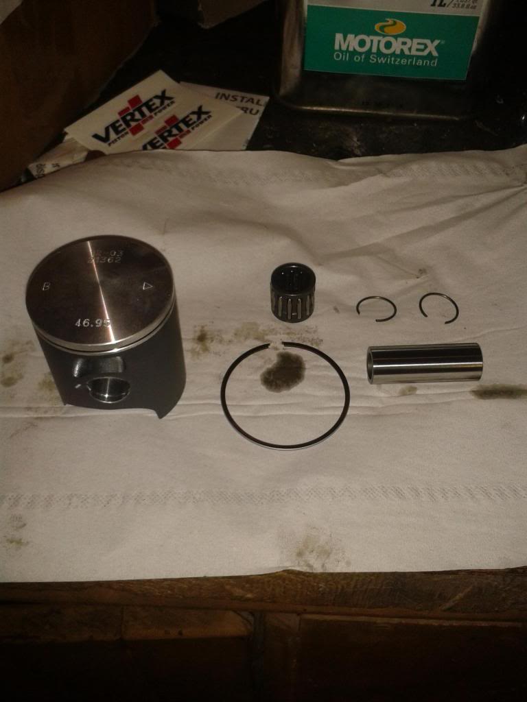 tuto;remplacer son pistons sur une 2 temps 2012-11-26151506