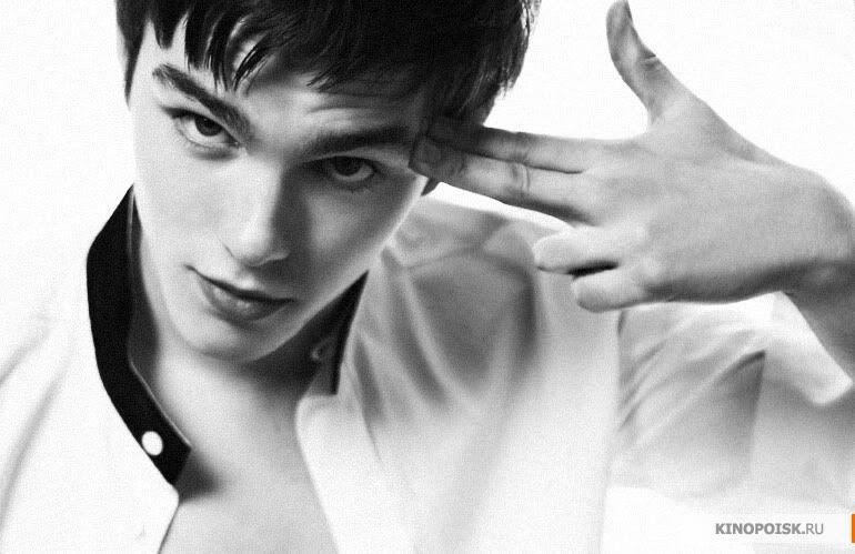 Adam Gellon Kinopoisk_ru-Nicholas-Hoult-727804