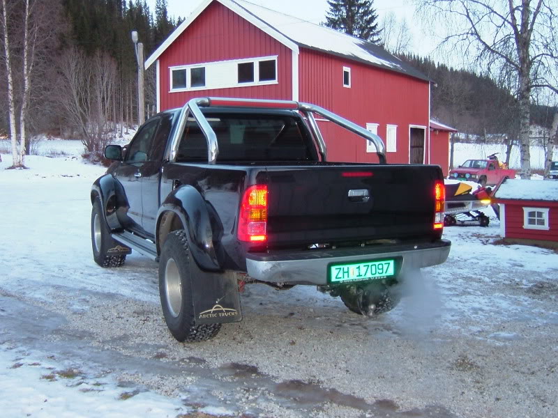 Tomera - 06' Toyota Hilux AT37'' by Arctic Trucks DSCF2400