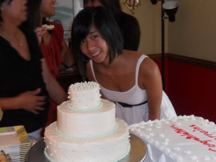 Red Velvet/Vanilla bridal shower cake 58150_10150279570925128_699385127_15070732_6670377_n-1