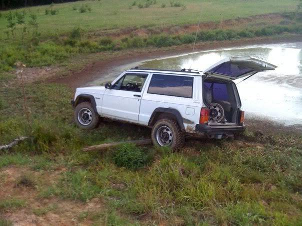 Why not to go off road without recovery equipment Jeep6