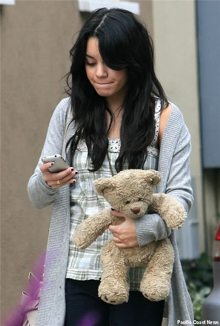 high school~~~stars~~~love~~~love~~~love~~~ Vanessa-hudgens-teddy1