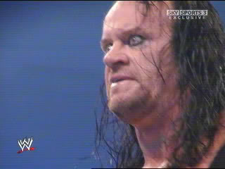 Ladder match Number one contender por el Us championship (Triple Treaht match)  Edge Vs The Undertaker Vs Matt Hardy 255