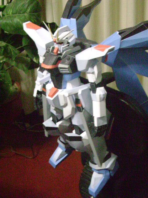 Freedom Gundam Papermodel... Imagen014