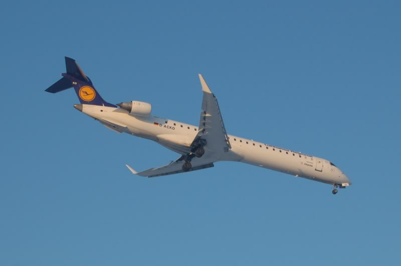 Aeroportul Bucuresti (Henri Coanda / Otopeni) - Ianuarie 2009 12LufthansaD-ACKDCRJ900