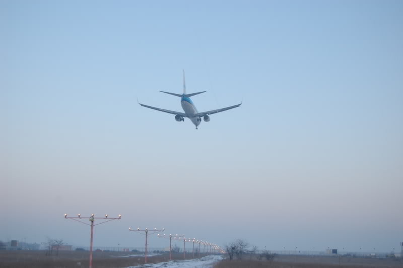 Aeroportul Bucuresti (Henri Coanda / Otopeni) - Ianuarie 2009 15KLMPH-BXRBoeing737-900