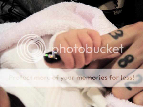 La hija de Miyavi y melody., xq nunca lo anuncié acá y ya tiene 3 meses xD L_f1df34a3eb434442b62141dd717c8c35