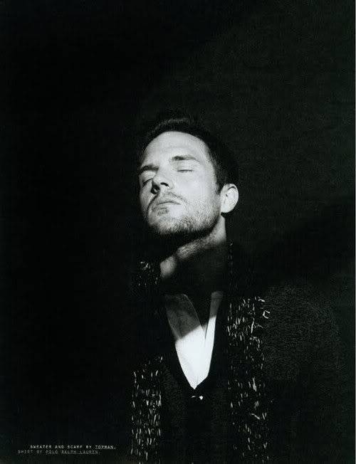 Brandon Flowers en Nylon Magazine 38890_449770099313_393890439313_6039505_6969254_n