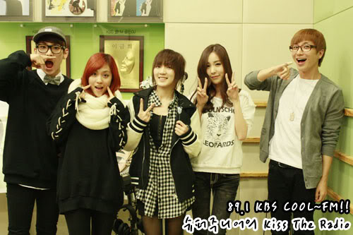 [NEWS] O Super Junior Leeteuk irrita alguns ouvintes de rádio 20110226_leeteuk_jia_fei_kan_miyoun_key