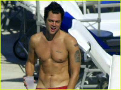 Besable o no??? - Pgina 2 Johnny-knoxville-shirtless