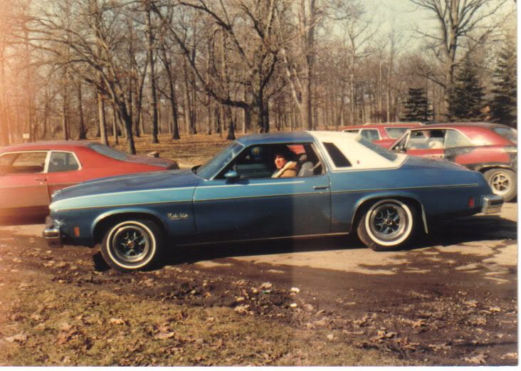 My dad's '75 Culass Salon. 75cutlass