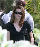 Kristen Stewart - Imagenes/Videos de Paparazzi / Estudio/ Eventos etc. - Página 8 Th_kstewartfans-nola0902105