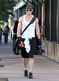 Kellan Lutz - Imagenes/Videos de Paparazzi / Estudio/ Eventos etc. - Página 14 Th_twilightxchange-kellan13