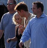 Imagenes/Videos en el Set de Water For Elephants - Página 12 Th_pattinsonlife-wfe31