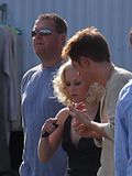 Imagenes/Videos en el Set de Water For Elephants - Página 12 Th_pattinsonlife-wfe33