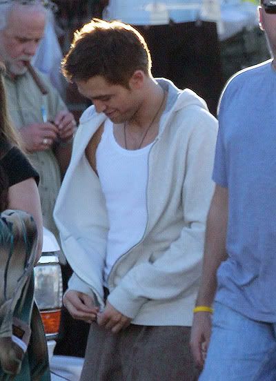 Imagenes/Videos en el Set de Water For Elephants - Página 12 Pattinsonlife-wfe227thumb