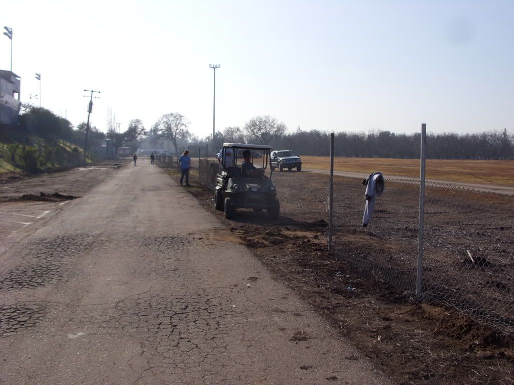 the209forums at 99speedway preping for reopening. 1.11.09 SN853765