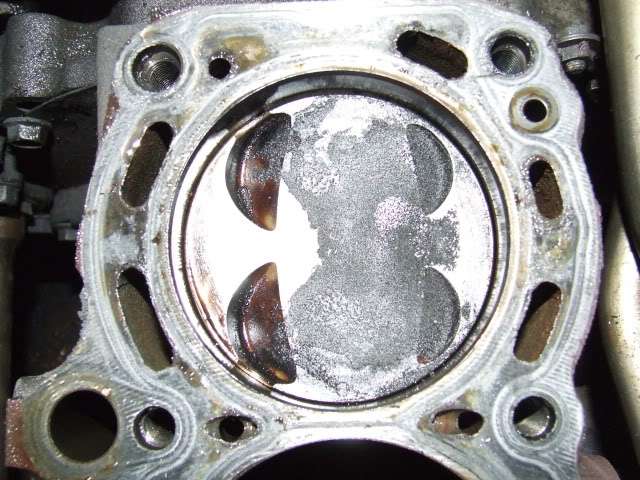 Mr2 + 3 weeks ownership then piston melts thread! DSCF6343