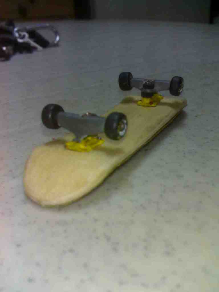 Post your First Wooden Fingerboard Here - Page 2 01-10-09_1636