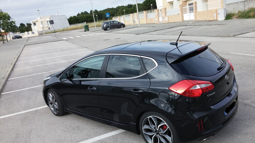 Kia Cee'd GT TOP  5 door Black Pearl - QV - Página 2 14_zpshv6dnki3