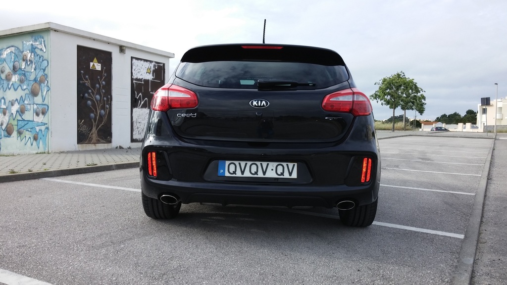 Kia Cee'd GT TOP  5 door Black Pearl - QV - Página 2 9_zps1jnvhvvg