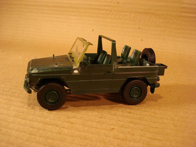 Jeep Mercedes Benz 250 GD del Ejercito Argentino MB002