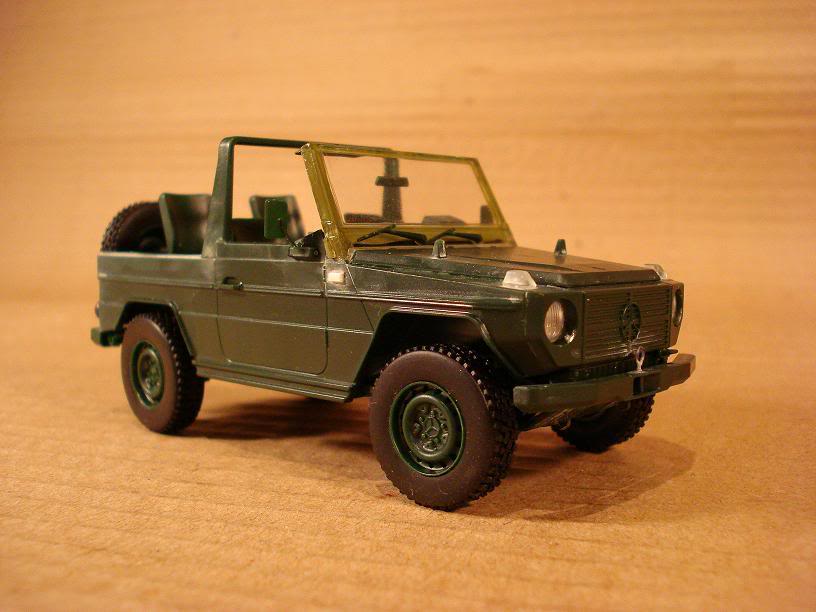 Jeep Mercedes Benz 250 GD del Ejercito Argentino MB005