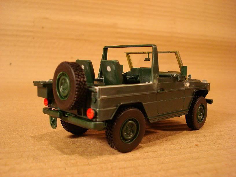 Jeep Mercedes Benz 250 GD del Ejercito Argentino MB007