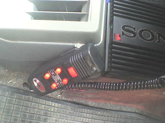 Walkie Talkie in your car? - Page 2 DSC02225