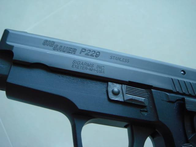 Dummy SIG P229 (early version) DSC00020