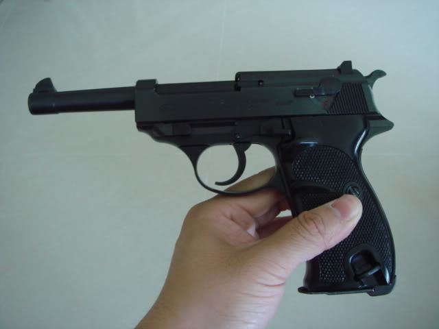 Hong Kong made dummy Walther P38 DSC00037
