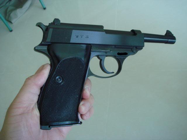 Hong Kong made dummy Walther P38 DSC00038