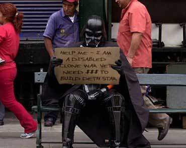 Les potes du Prez !!! Darth-vader-needs-money