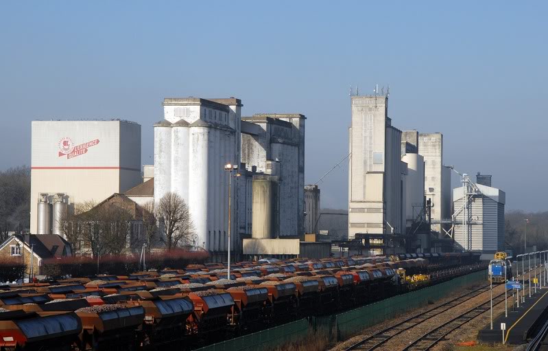 les silos de Verneuil L'Etang Ver_ts__113