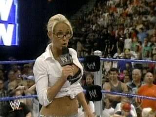 Michelle McCool se  presenta 223