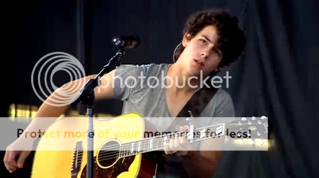 Capturas del video Tonight (: NICK_