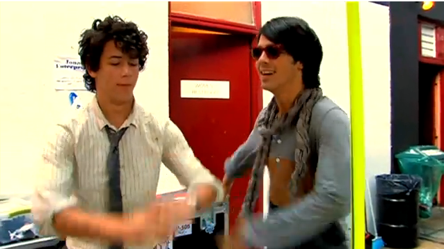 Capturas del video Tonight (: NICK_JOE