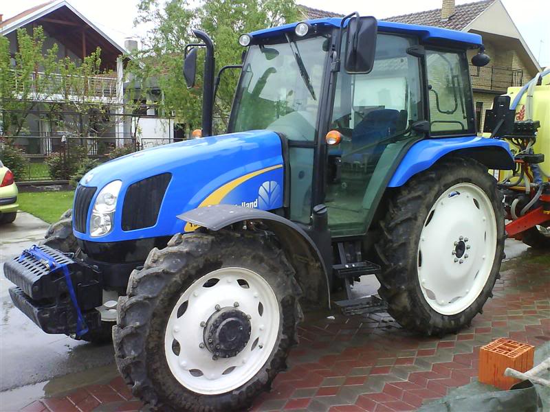 New Holland T5000 DSC00375