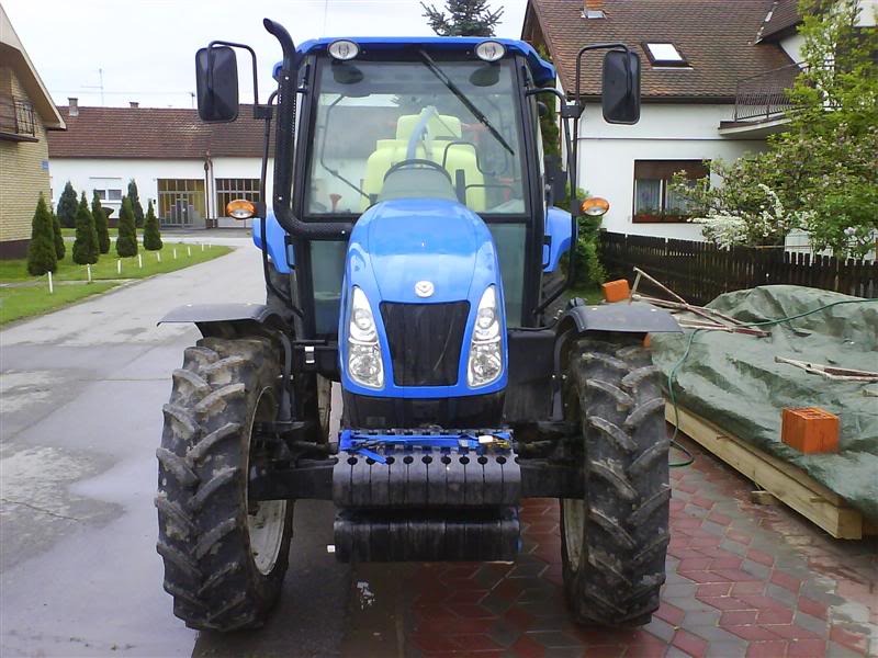 New Holland T5000 DSC00376