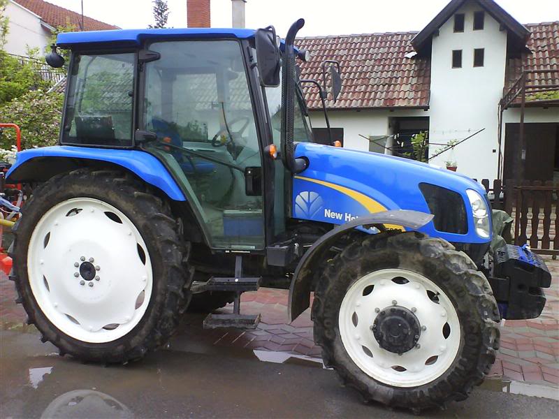 New Holland T5000 DSC00377