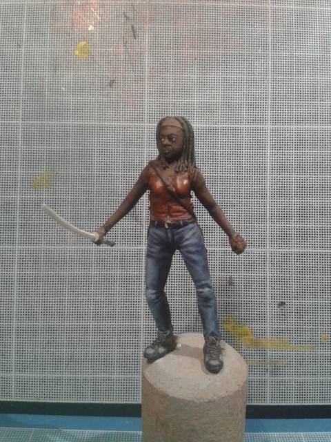 Figurine Michonne......[sculpture 65 mm] MAJ 03/11/2016 ...nouveau sabre + tête zombie - Page 3 20161103_080751_zpsa6uzua1f