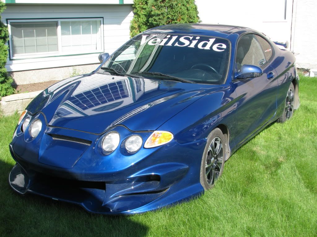 2001 Tiburon SE CloseUpHouse