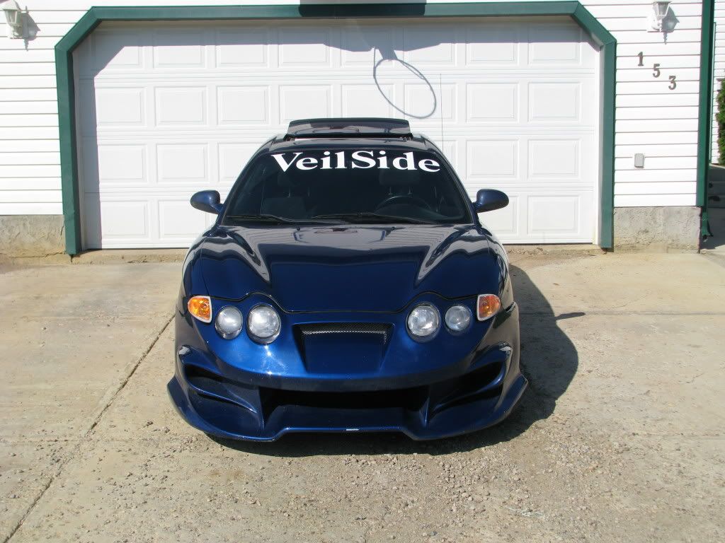 2001 Tiburon SE Straightondriveway