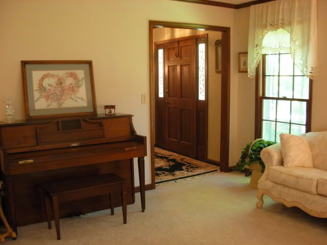 Svetainė. PianoinLivingroom