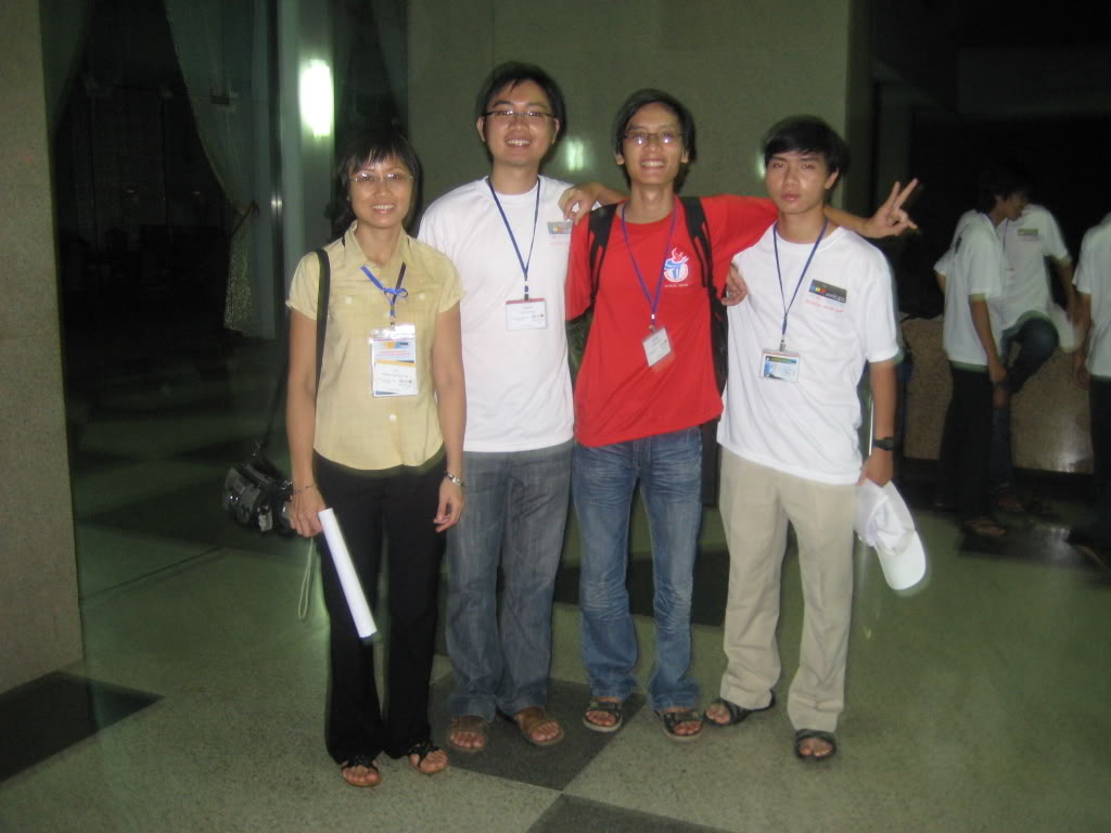 hình ảnh về kỳ thi Olympic Tin Học SV & ACM ICPC năm 2008 Olp-ACM11-2009-10